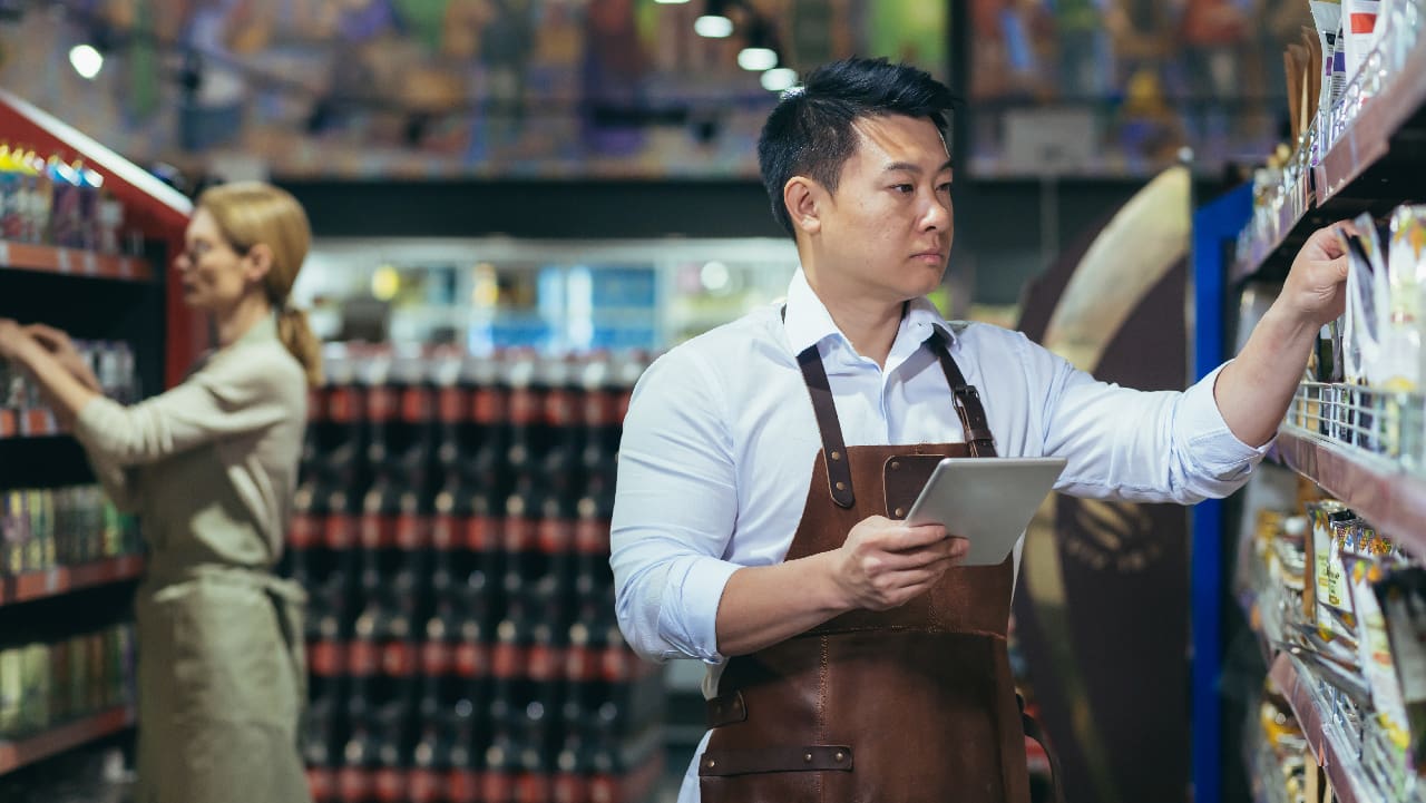 Major Retailer Modernizes Workforce Management